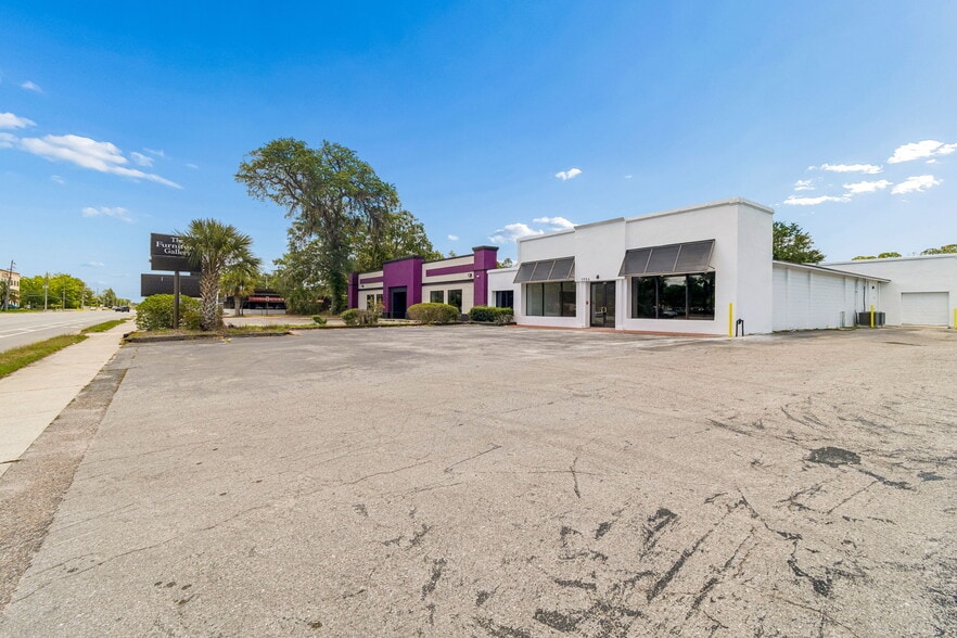 More Photos Of 1956 Kingsley Ave, Orange Park General Retail For Sale