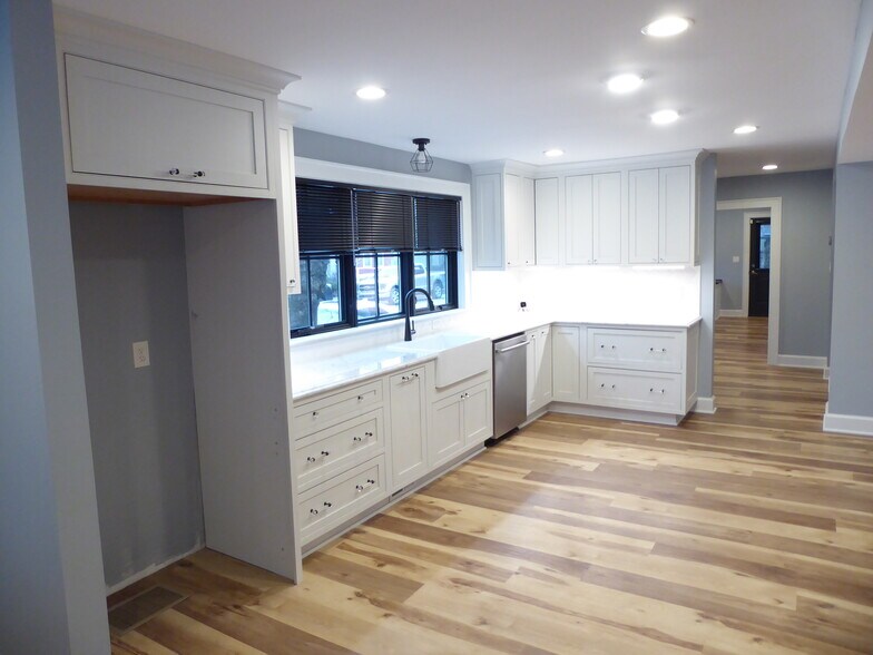 More Photos Of 4302 John Ave, Cleveland Office Residential For Sale