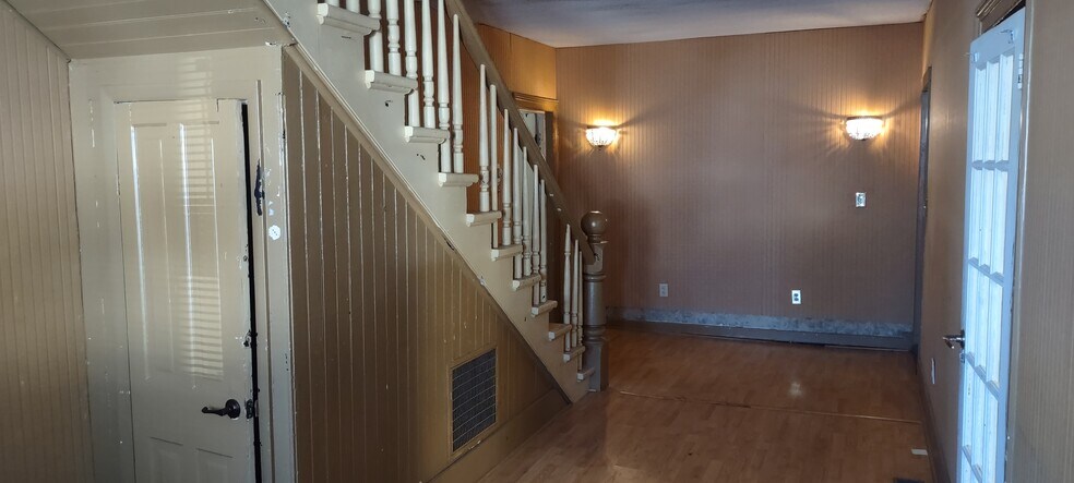 More Photos Of 119 W Main St, Youngsville Freestanding For Lease