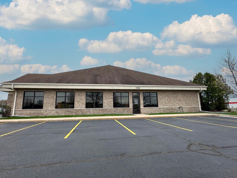More Photos Of 5709 Windy Dr, Stevens Point Office For Lease