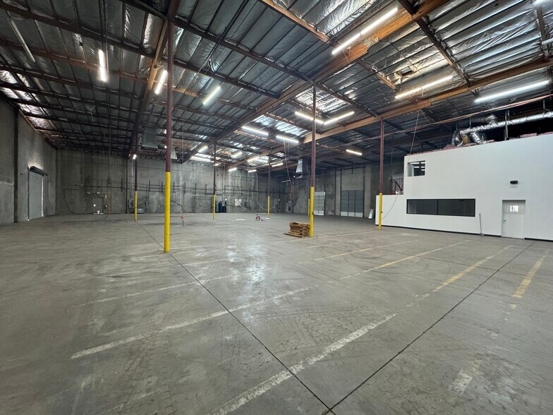 More Photos Of 731 W Fairmont Dr, Tempe Warehouse For Sale