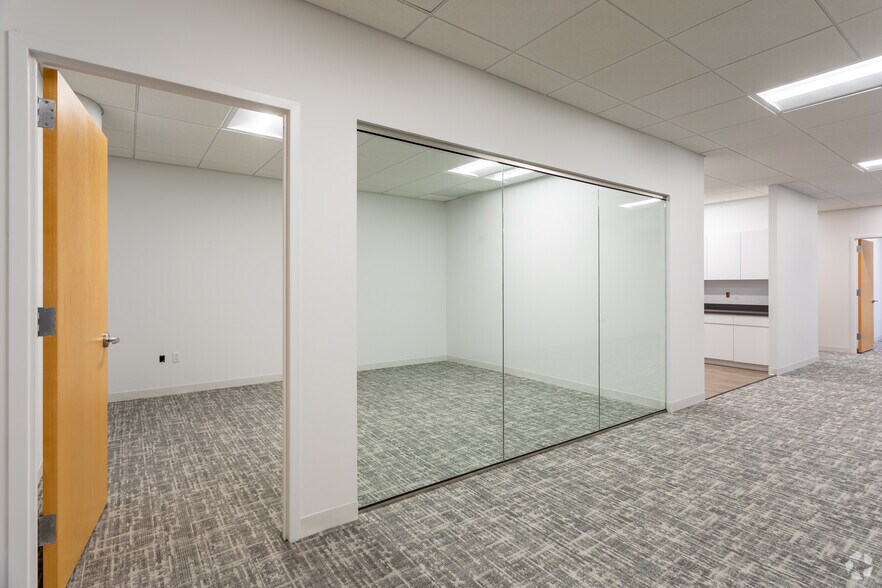 More Photos Of 200 Summit Lake Dr, Valhalla Office For Lease