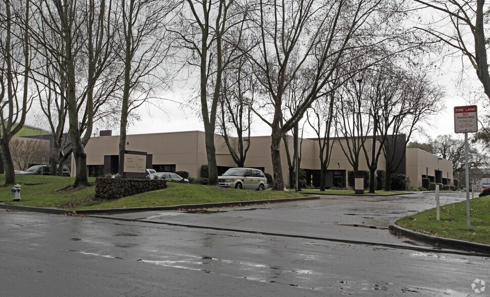 More Photos Of 841 Latour Ct, Napa Office For Lease