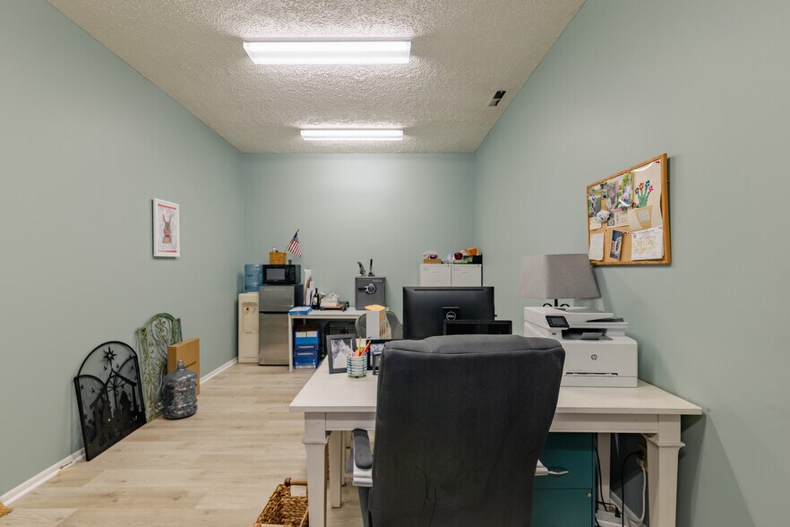 More Photos Of 29350 Matthewstown Rd, Easton Garden Center For Sale