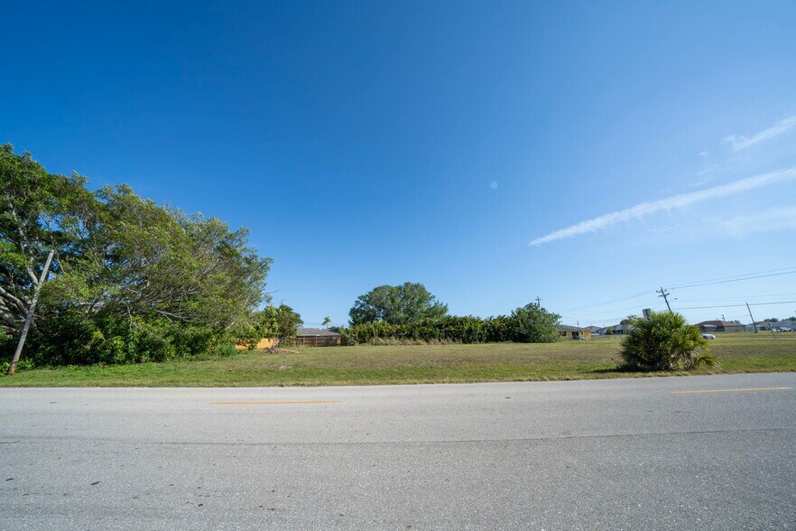 More Photos Of 758 4th st, Cape Coral Land For Sale