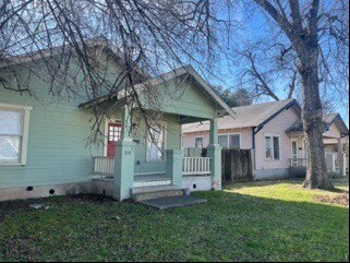More Photos Of 2331 E Cesar Chavez St, Austin Freestanding For Lease