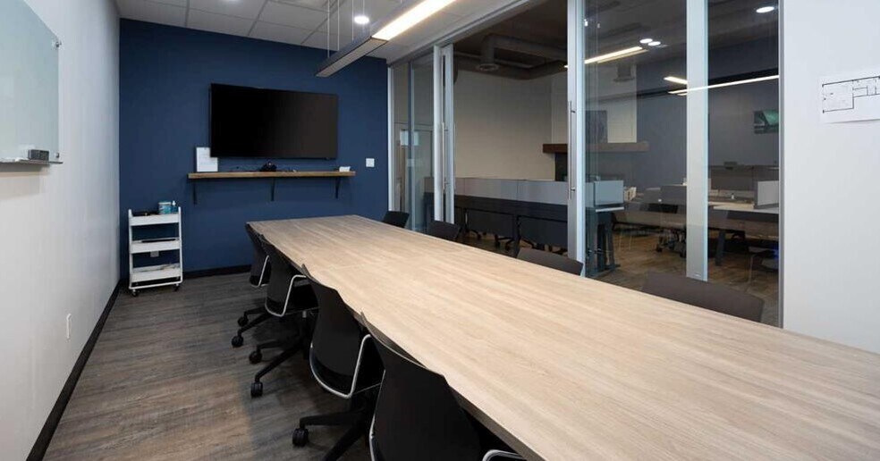 More Photos Of 8026 Franklin Av, Fort McMurray Office For Sale