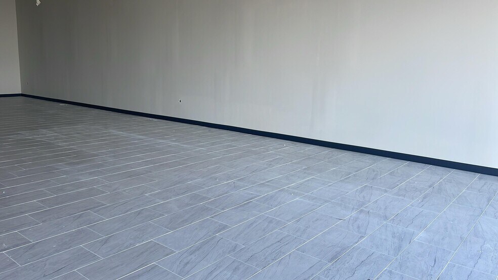 More Photos Of 2820 N International Blvd, Weslaco General Retail For Lease