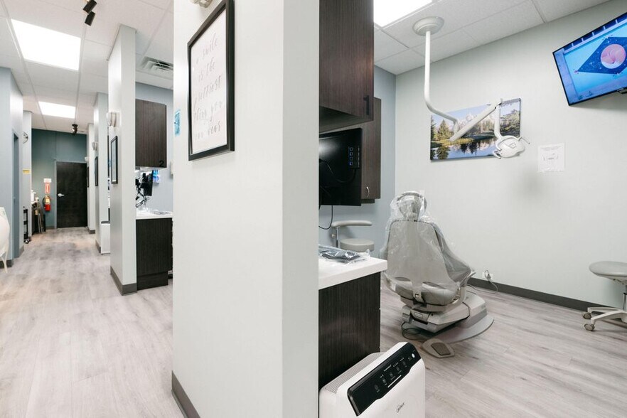 More Photos Of 1828-1830 W Foster Ave, Chicago Storefront Retail Residential For Sale