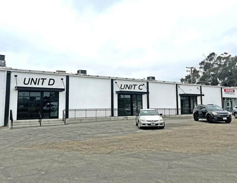 Primary Photo Of 3860 E Main St, Ventura Freestanding For Lease