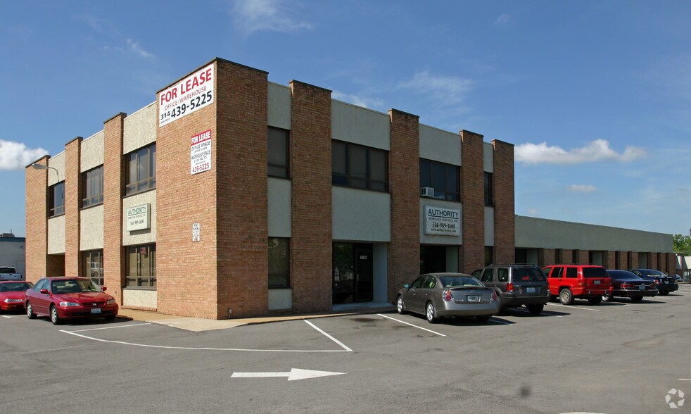 More Photos Of 11724-11740 Lackland Industrial Dr, Maryland Heights Flex For Lease