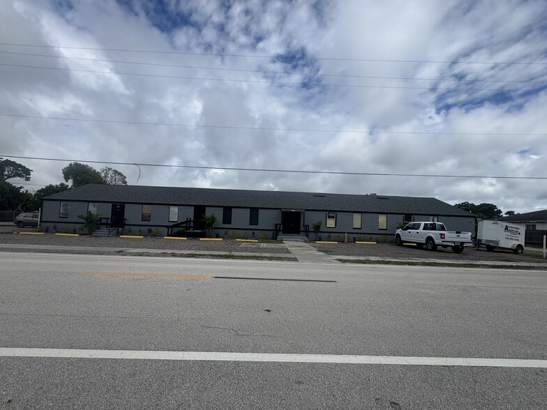 More Photos Of 208 4th St, Fort Myers Warehouse For Lease