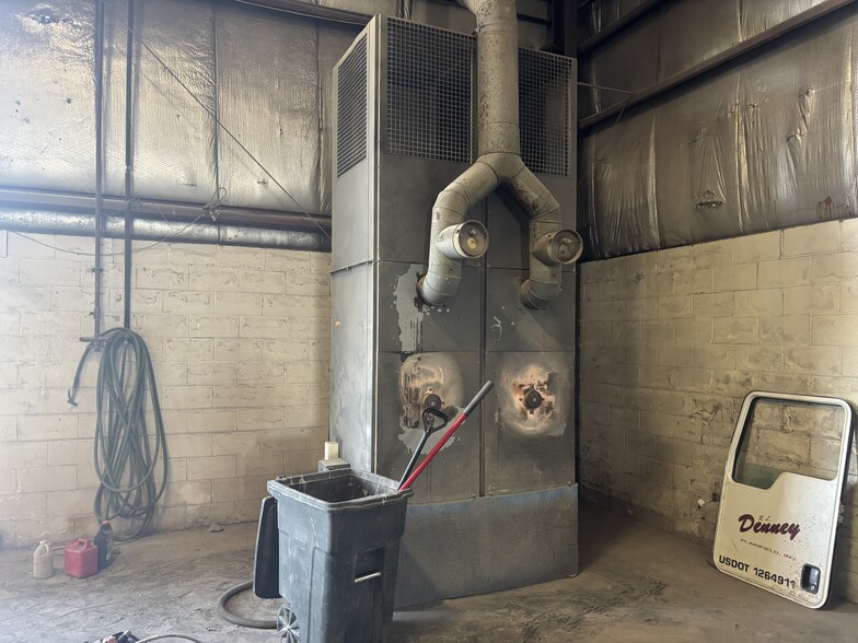 More Photos Of 3650 W Minnesota St, Indianapolis Warehouse For Lease