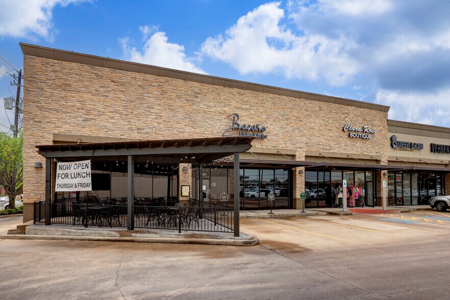 More Photos Of 14001-14075 Memorial Dr, Houston Unknown For Lease