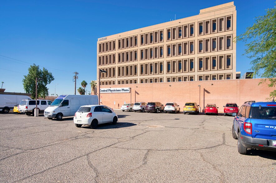 More Photos Of 6036 N 19th Ave, Phoenix Medical For Lease