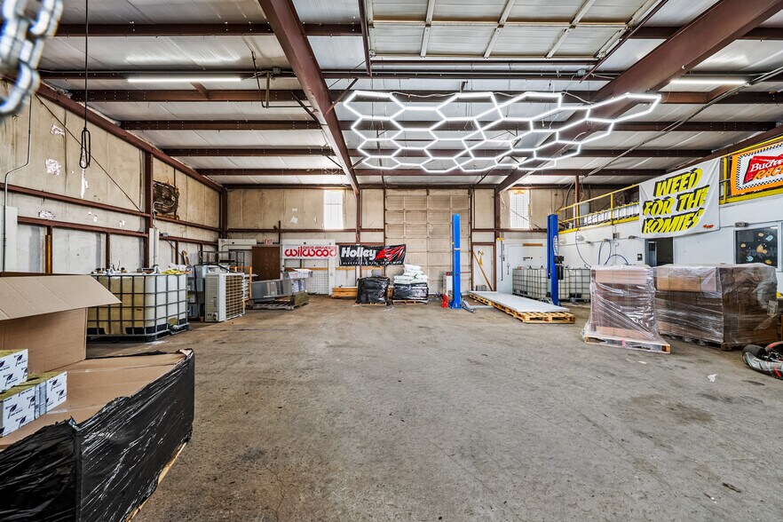 More Photos Of 1405 Antelope Rd, White City Warehouse For Sale