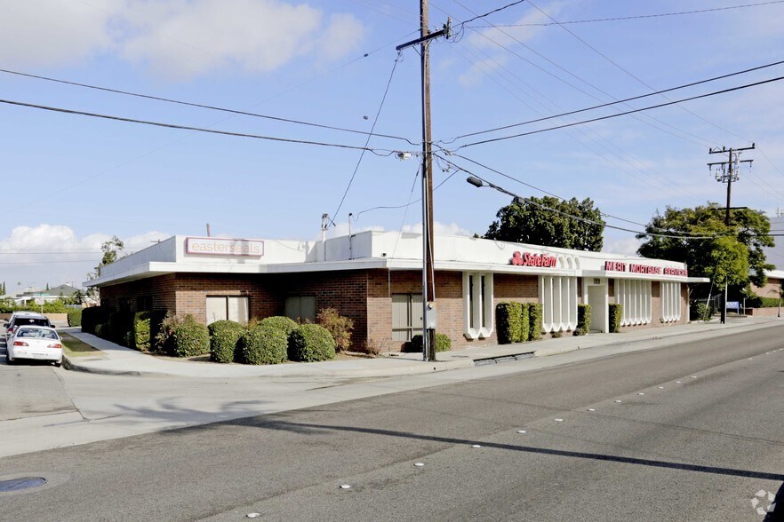 Primary Photo Of 1919 W Redondo Beach Blvd, Gardena Loft Creative Space For Lease