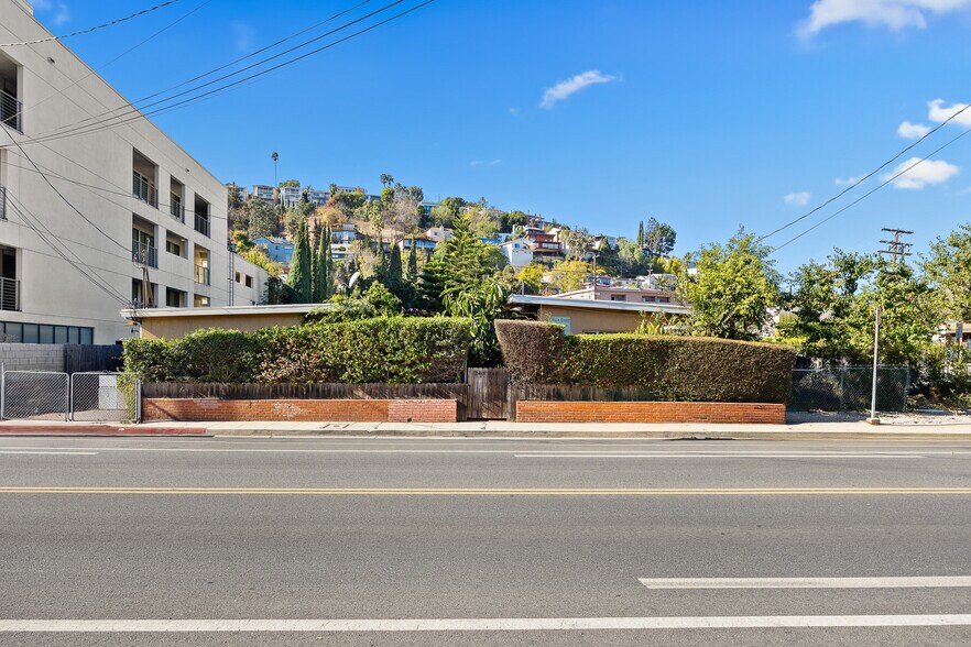 More Photos Of 2415 Griffith Park Blvd, Los Angeles Apartments For Sale