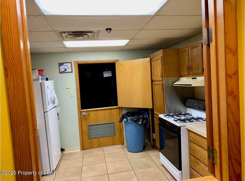 More Photos Of 18 Country Rd, Shavertown Medical For Sale