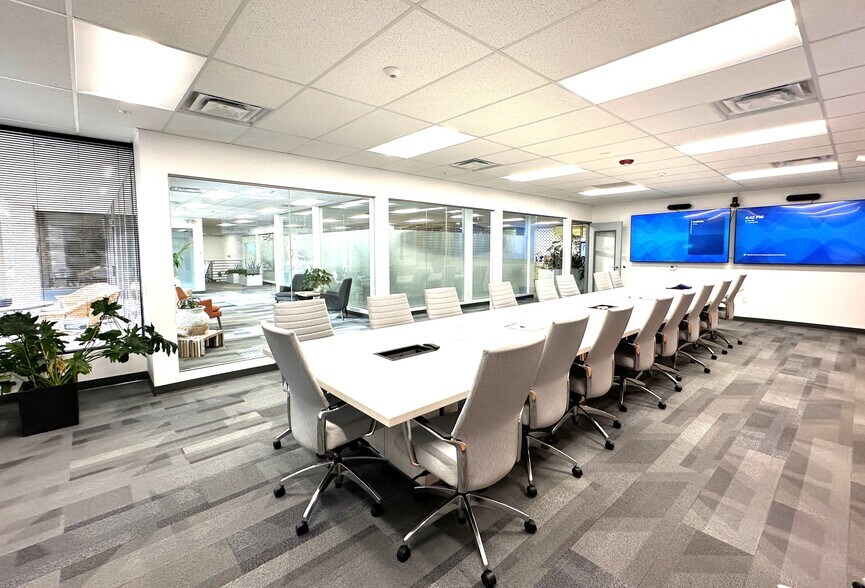 More Photos Of 100 Technology Dr, Broomfield Research And Development For Lease