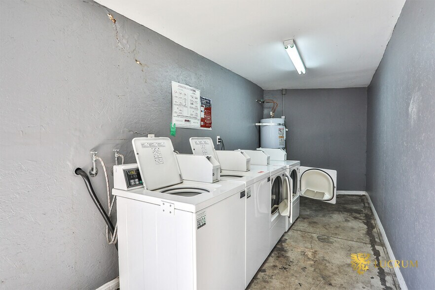 More Photos Of 2867-2873 Edgehill Dr, Los Angeles Apartments For Sale