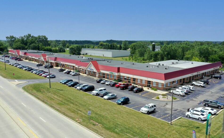 More Photos Of 9203 S Trinity Dr, Lake In The Hills General Retail For Lease