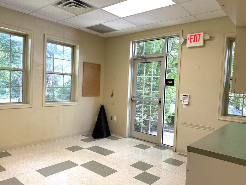 More Photos Of 300 Old Forge Ln, Kennett Square Medical For Lease
