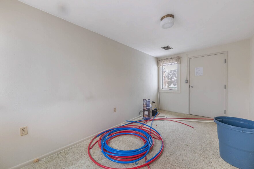 More Photos Of 227 E Cecil St, Springfield Restaurant For Sale