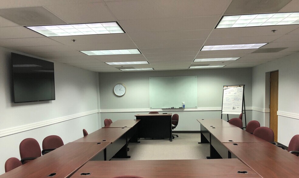 More Photos Of 2075 Foxfield Rd, St Charles Medical For Lease