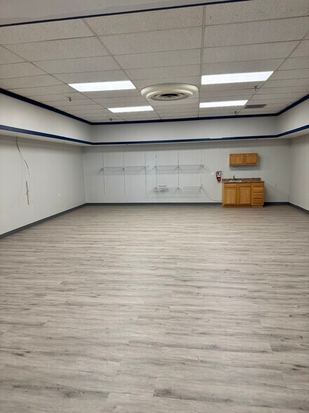 More Photos Of 4805-4825 Salem Ave, Dayton Unknown For Lease