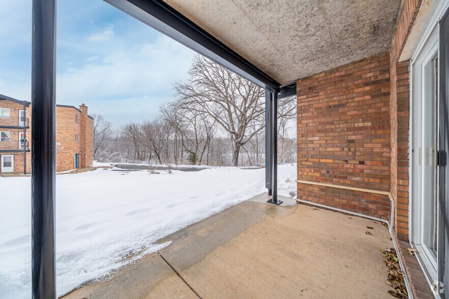 More Photos Of 211 N Lincolnway, North Aurora Apartments For Sale