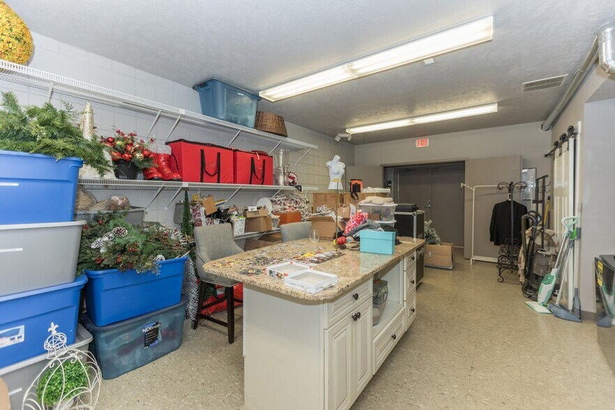 More Photos Of 3060 S Fremont Ave, Springfield General Retail For Sale