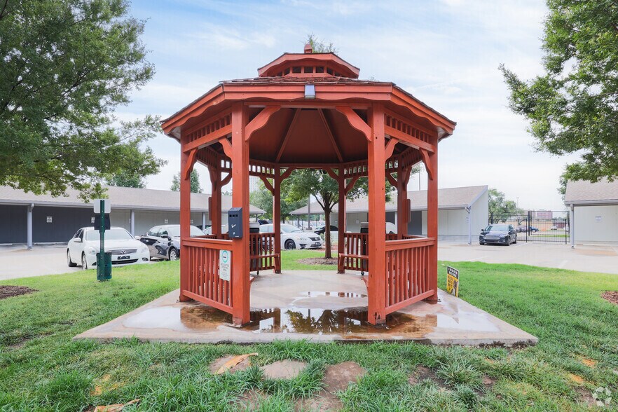 More Photos Of 429 W Central Ave, Wichita Apartments For Sale