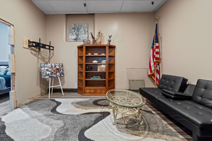 More Photos Of 109-111 Green St, Herkimer Office For Sale