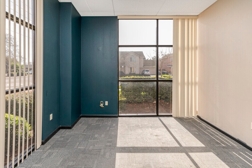 More Photos Of 3305 G St, Merced Office For Sale