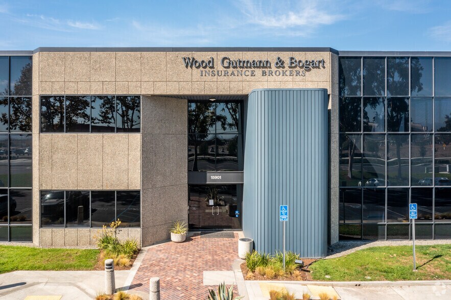 More Photos Of 15901 Red Hill Ave, Tustin Office For Sale