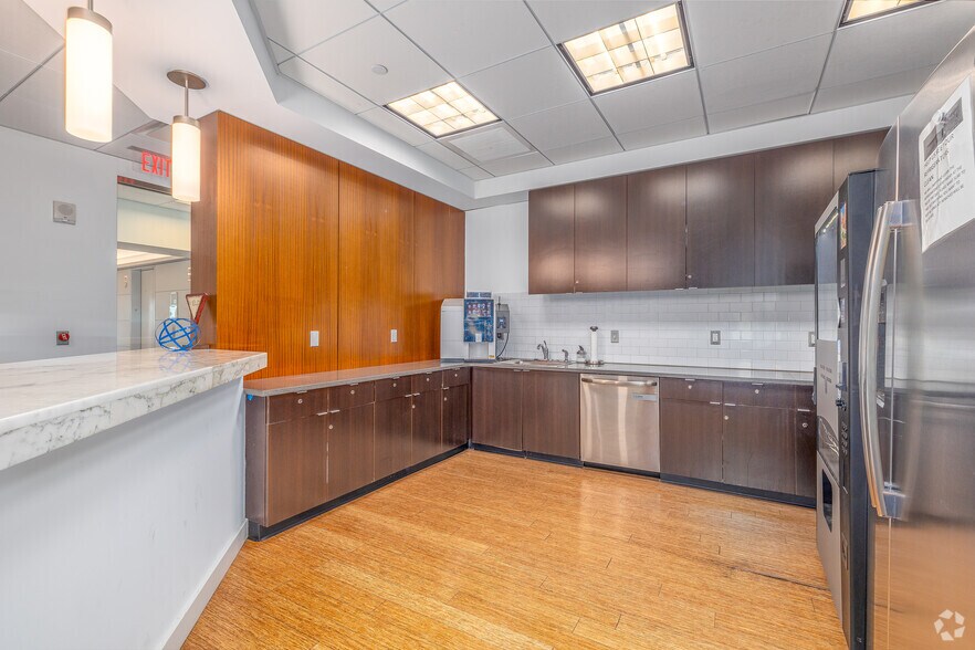 More Photos Of 2929 Arch St, Philadelphia Office For Lease