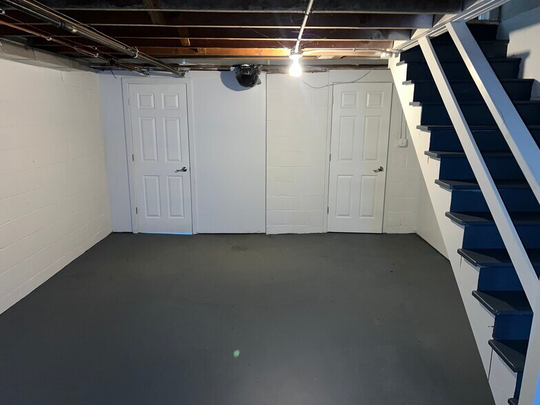 More Photos Of 704 E 9th St, Lockport Medical For Sale