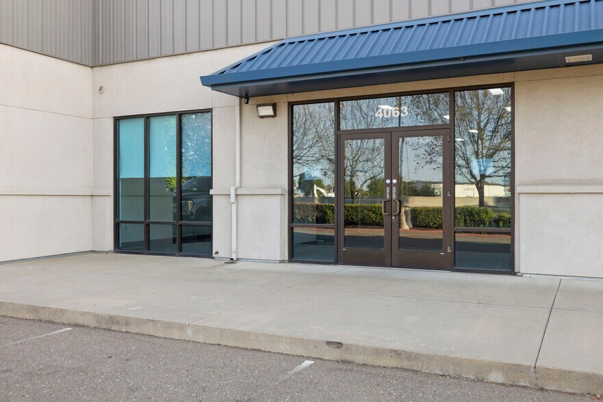 More Photos Of 4063 E. Calloway Court, Stockton Showroom For Lease