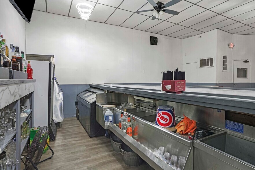 More Photos Of 4620 Tod Ave, East Chicago General Retail For Sale