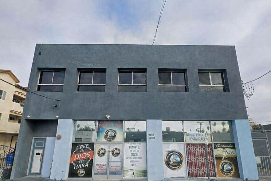 Primary Photo Of 14529 Archwood St, Van Nuys Storefront Retail Office For Lease