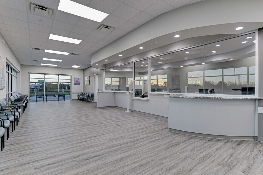 More Photos Of 13009 Gulf Commerce Dr, Houston Medical For Lease