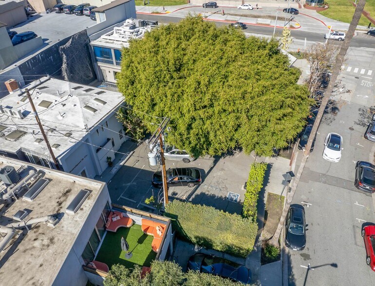 More Photos Of 8670-8672 Melrose Ave, West Hollywood Storefront Retail Office For Lease