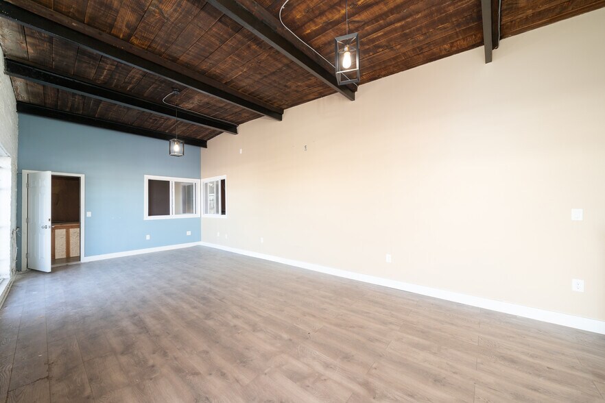 More Photos Of 11 Western Ave, Jersey City Warehouse For Lease