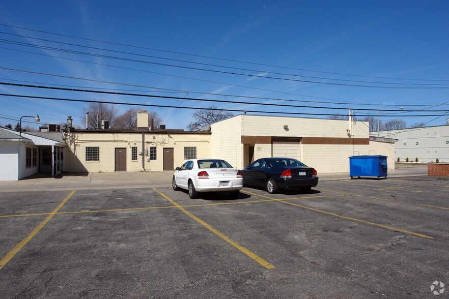 More Photos Of 19900 Harper Ave, Harper Woods Unknown For Lease