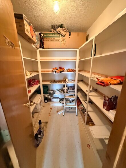 More Photos Of 425 Neches St, Jacksonville Office Residential For Sale