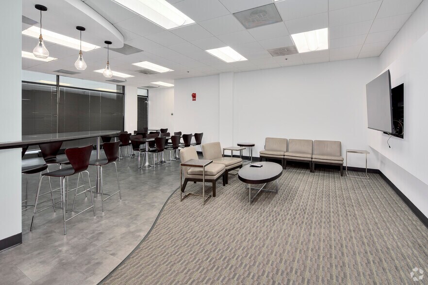 More Photos Of 10210 Greenbelt Rd, Lanham Office For Sale