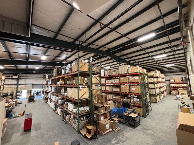 More Photos Of 1205 Alpha Dr, Alpharetta Warehouse For Lease