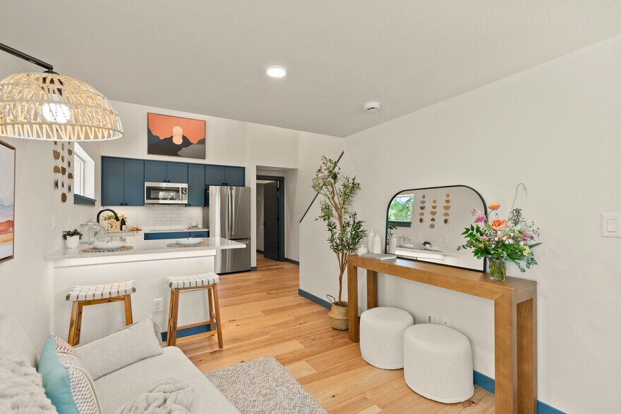 More Photos Of 940 NE Norton Ave, Bend Apartments For Sale