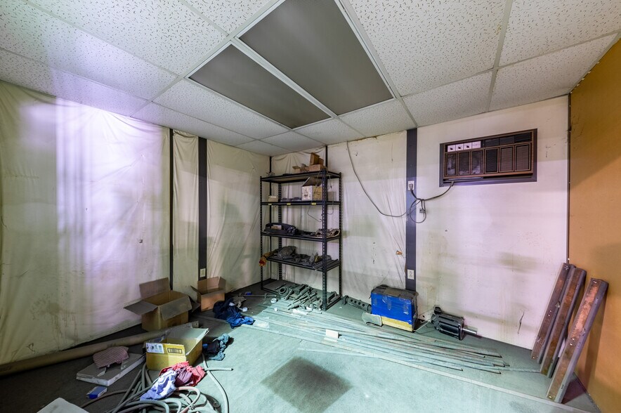 More Photos Of 714 Braddock View Dr, Mount Braddock Warehouse For Lease